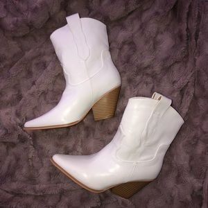 Boohoo pull on pointed western boots